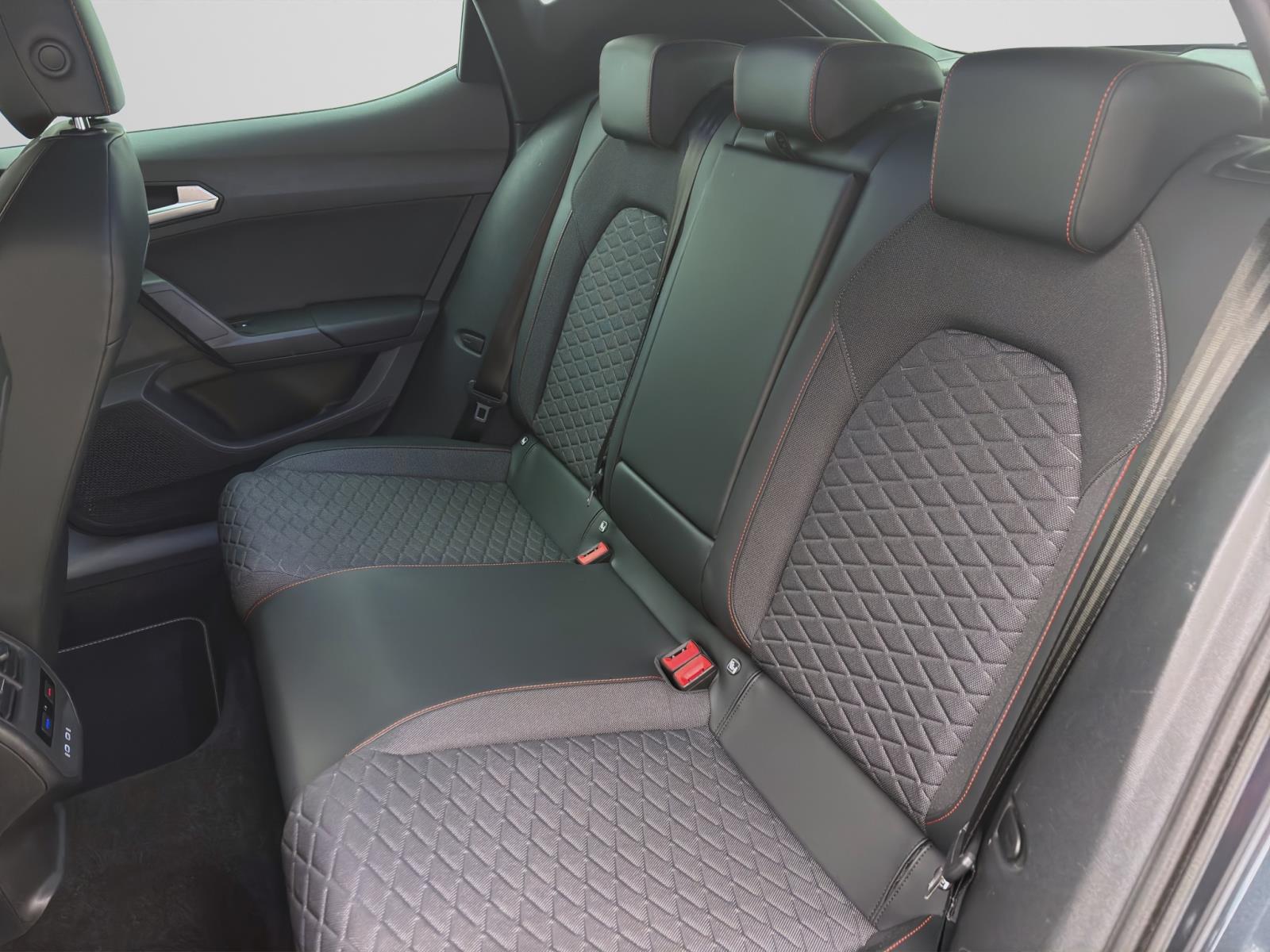 Seat Leon 1.4 TSI eHybrid DSG FR NAVI LED KAMERA SITZHZG