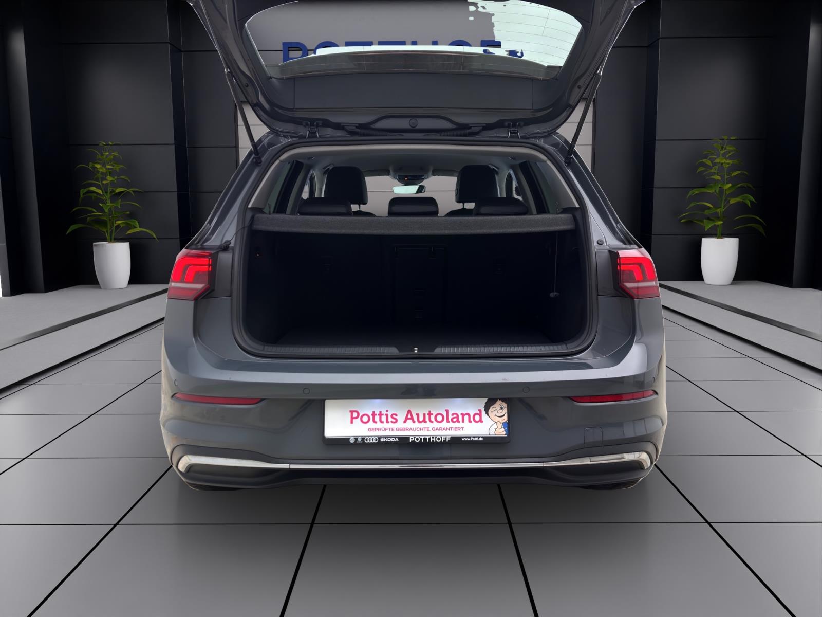 Volkswagen Golf 1.5 TSI GOAL NAVI AHK PDC LED