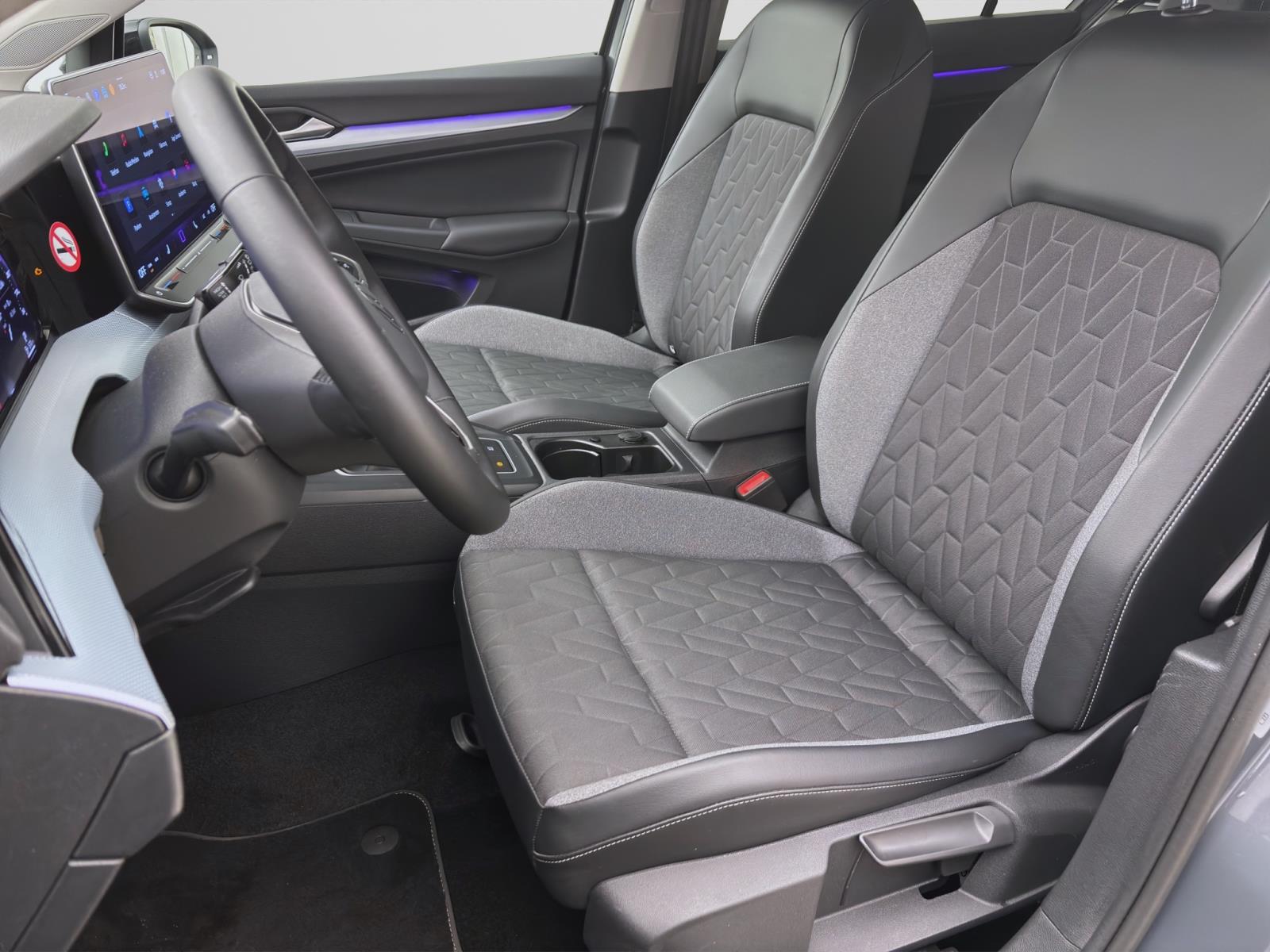 Volkswagen Golf 1.5 TSI GOAL NAVI AHK PDC LED