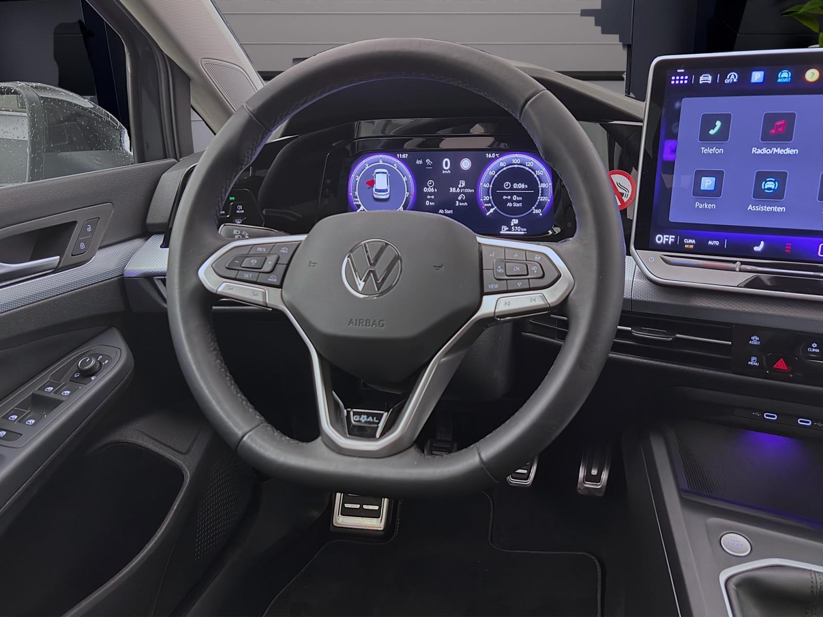 Volkswagen Golf 1.5 TSI GOAL NAVI AHK PDC LED