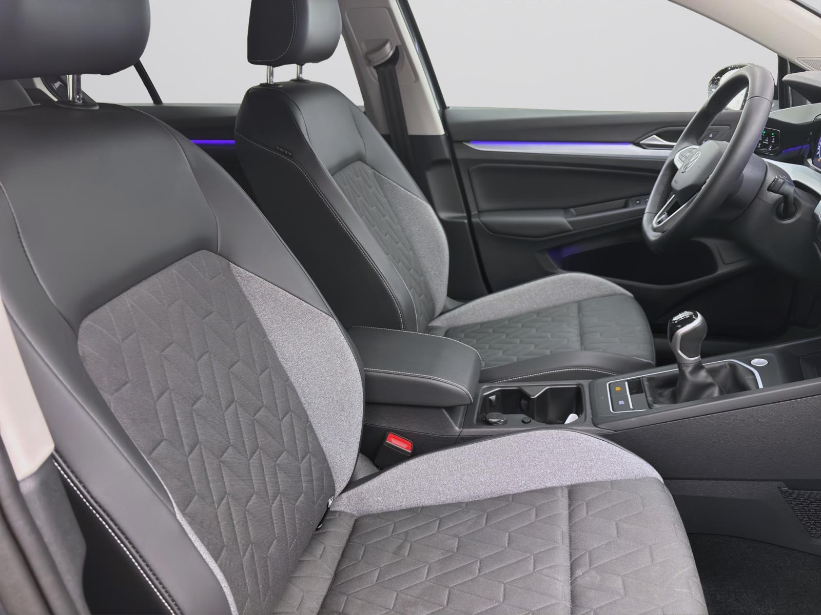 Volkswagen Golf 1.5 TSI GOAL NAVI AHK PDC LED