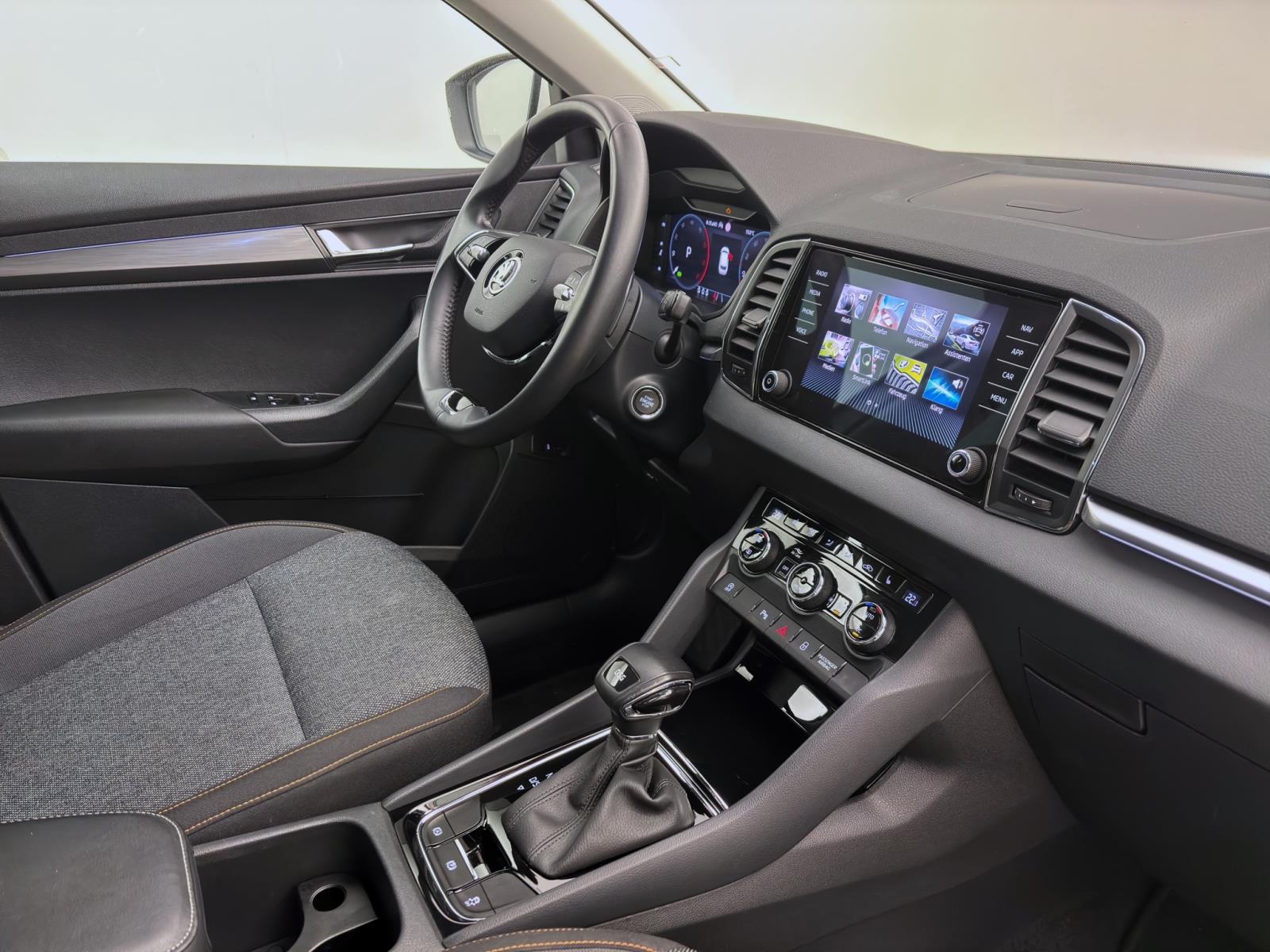 Skoda Karoq 2.0 TDI DSG CLEVER NAVI AHK KAMERA PDC