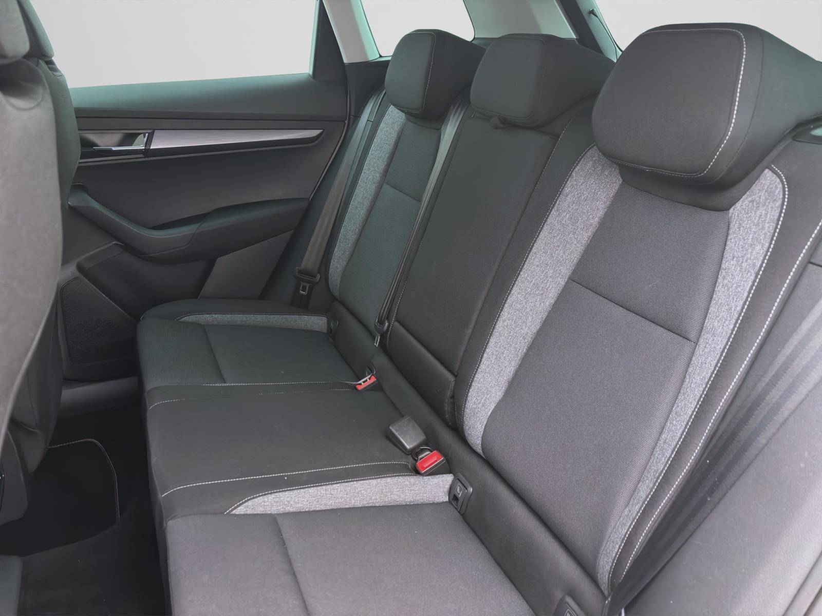 Skoda Karoq 2.0 TDI DSG 4x4 DRIVE 125 NAVI KAMERA ACC PDC