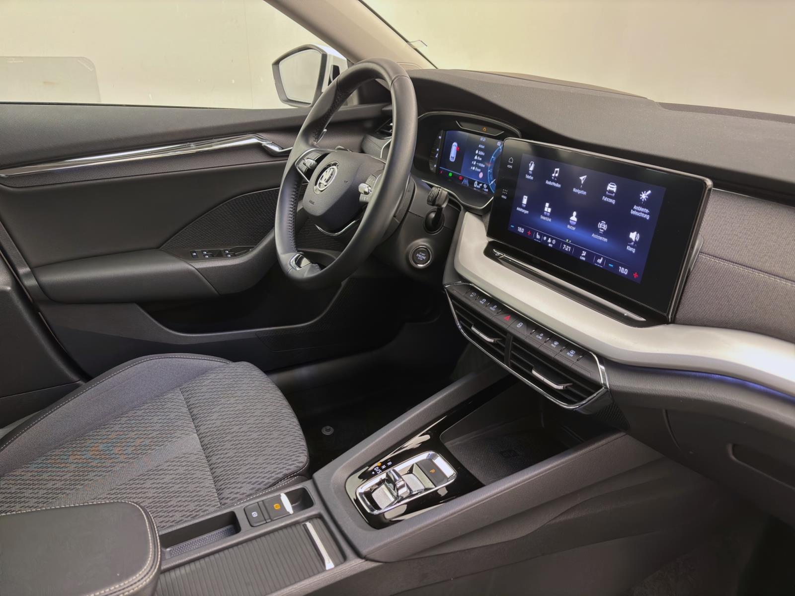 Skoda Octavia Combi 2.0 TDI DSG STYLE NAVI AHK PDC ACC