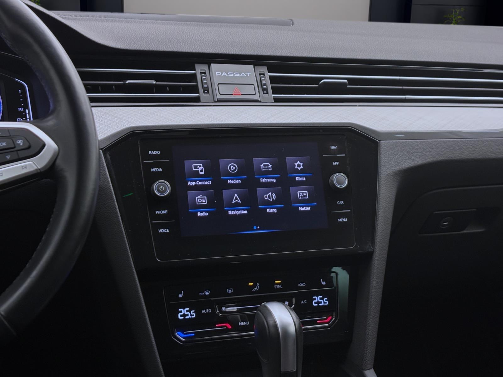 Volkswagen Passat Variant 2.0 TDI DSG BUSINESS AHK NAVI KAMERA ACC