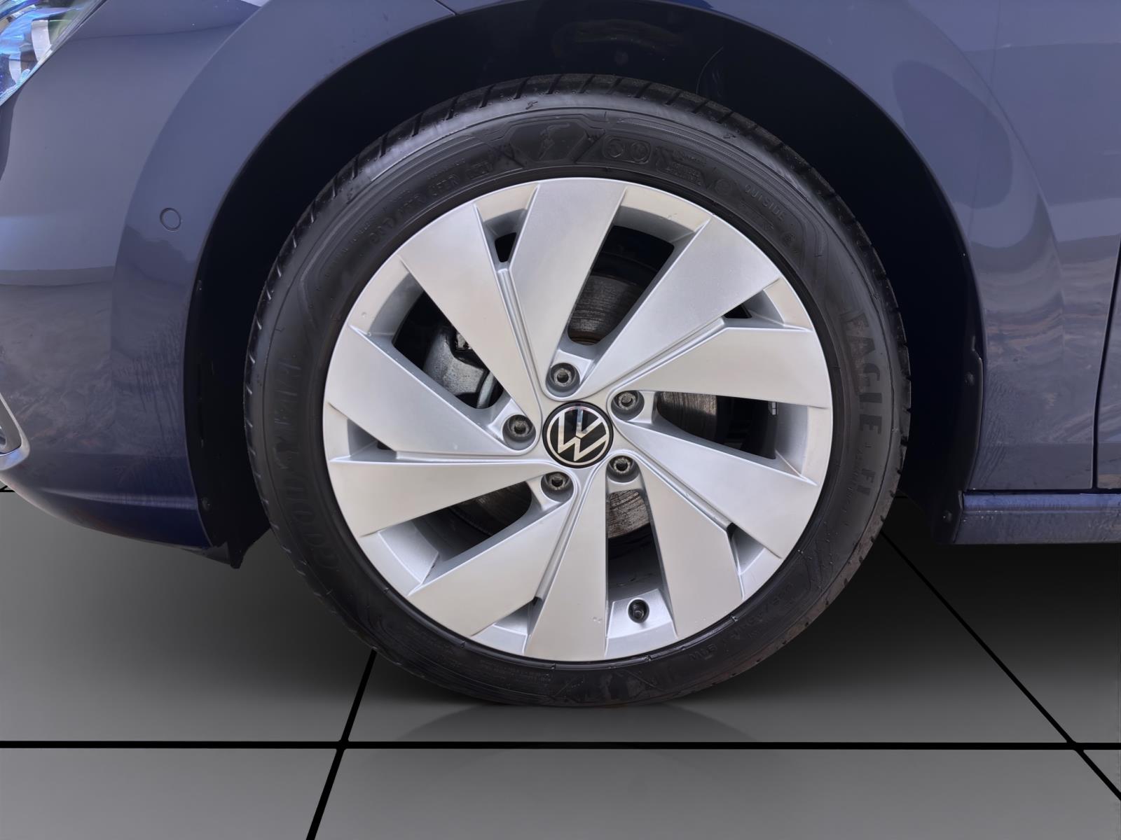 Volkswagen Golf 1.5 eTSI DSG STYLE NAVI IQ.LIGHT KAMERA