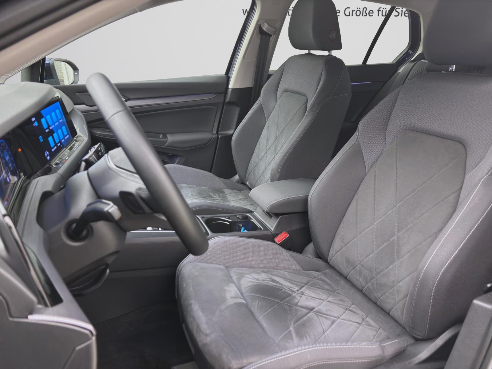 Volkswagen Golf 1.5 eTSI DSG STYLE NAVI IQ.LIGHT KAMERA