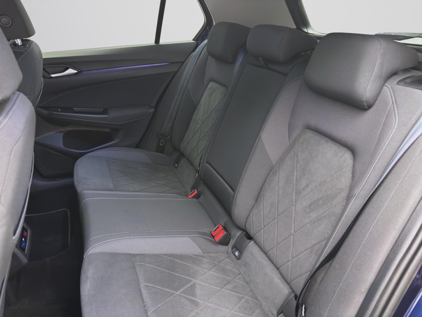 Volkswagen Golf 1.5 eTSI DSG STYLE NAVI IQ.LIGHT KAMERA