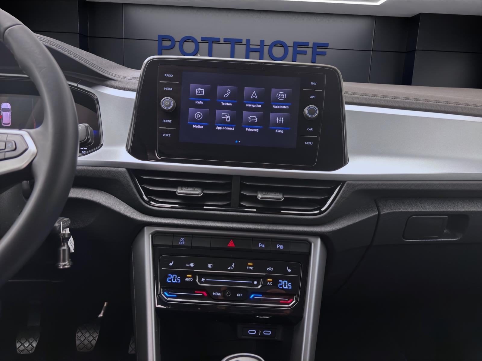 Volkswagen T-Roc 1.0 TSI LIFE NAVI KLIMA PDC SITZHZG