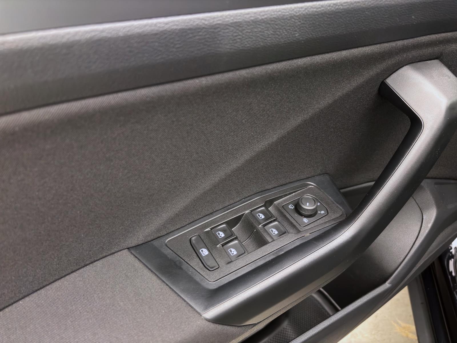 Volkswagen T-Roc 1.0 TSI LIFE NAVI KLIMA PDC SITZHZG
