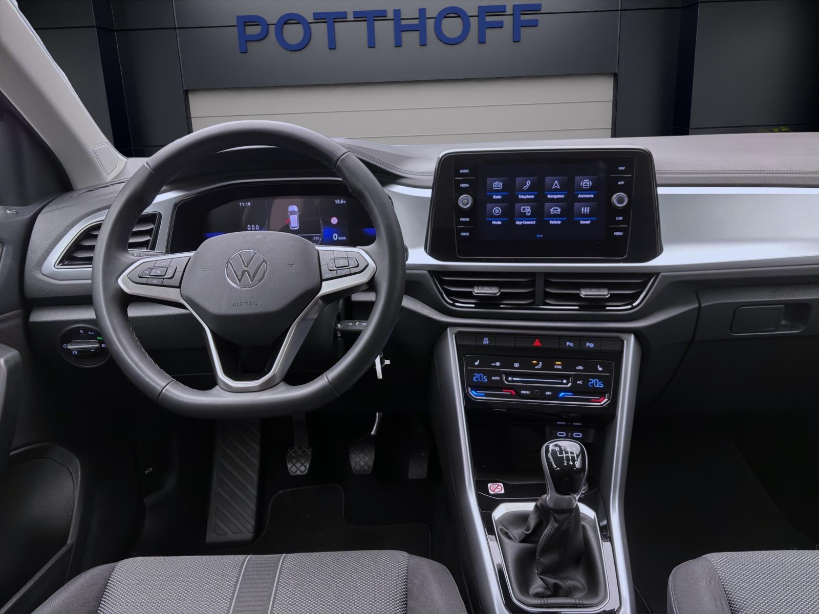 Volkswagen T-Roc 1.0 TSI LIFE NAVI KLIMA PDC SITZHZG