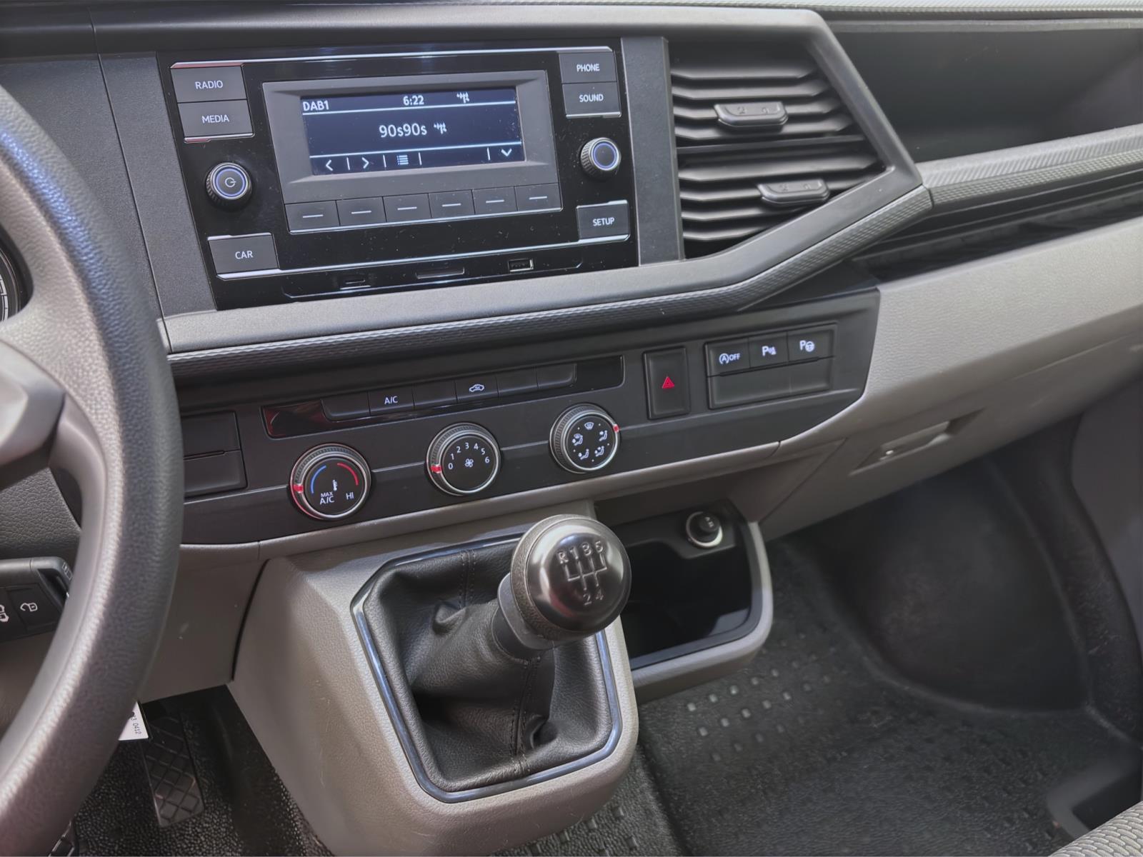 Volkswagen T6.1 Transporter Kasten 2.0 TDI KLIMA STANDHZG AHK