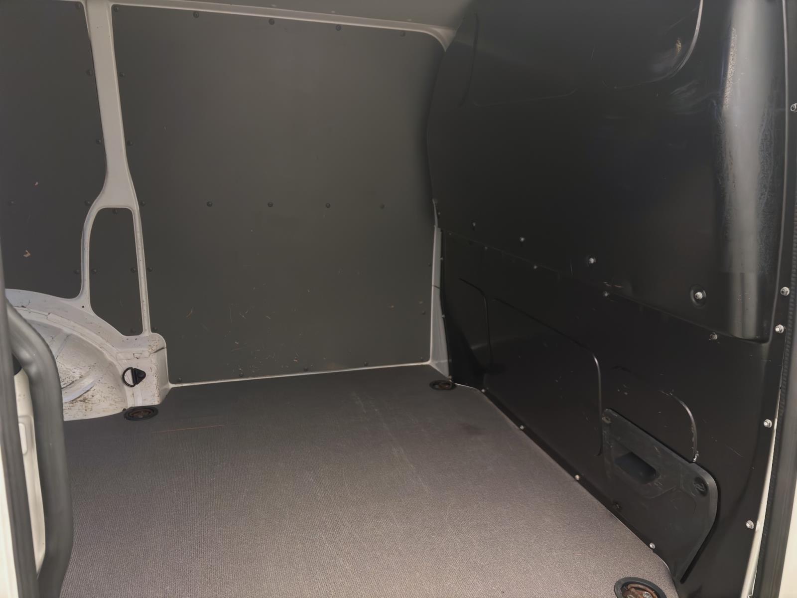 Volkswagen T6.1 Transporter Kasten 2.0 TDI KLIMA STANDHZG AHK