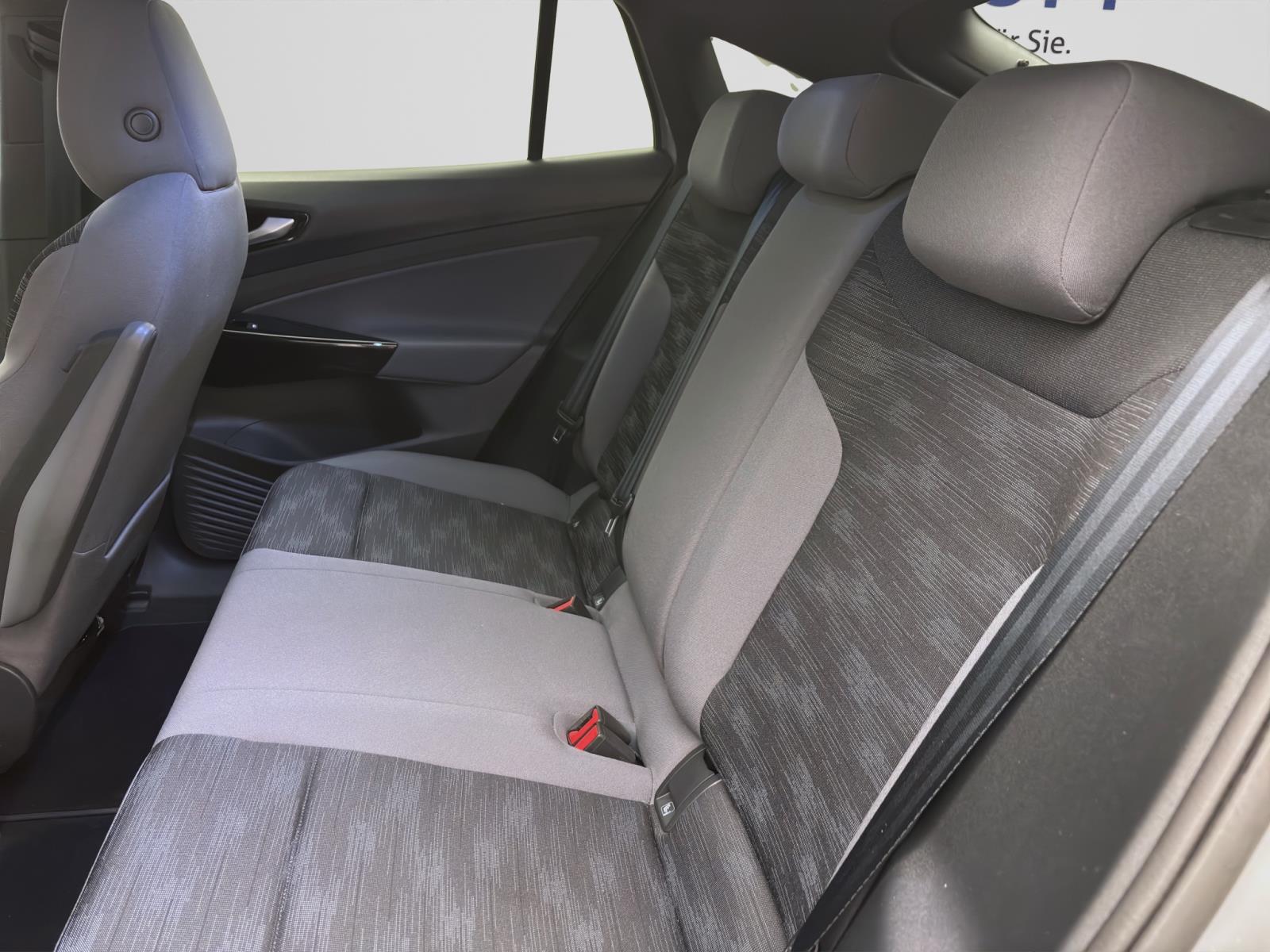Volkswagen ID.5 PRO NAVI AHK KLIMA ACC PDC