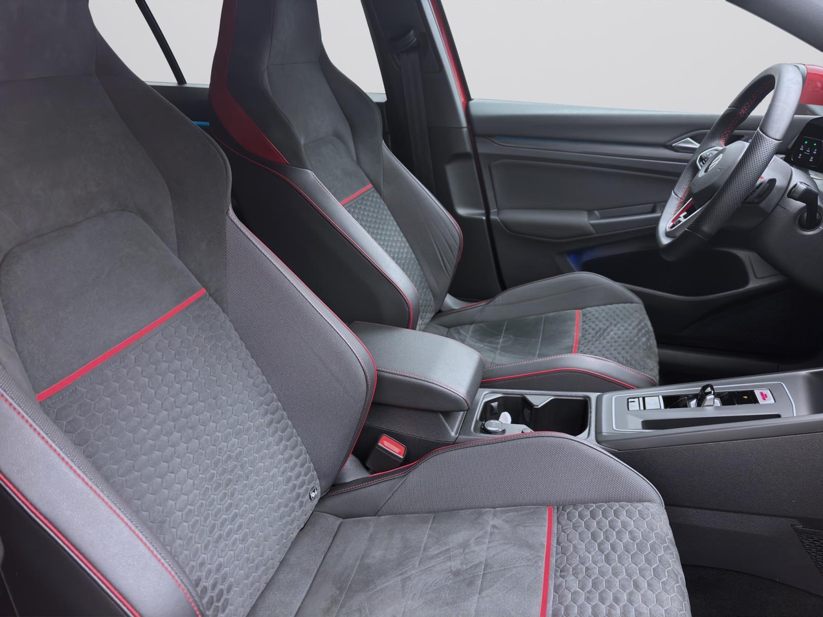 Volkswagen Golf GTI CLUBSPORT NAVI ACC PDC LM18