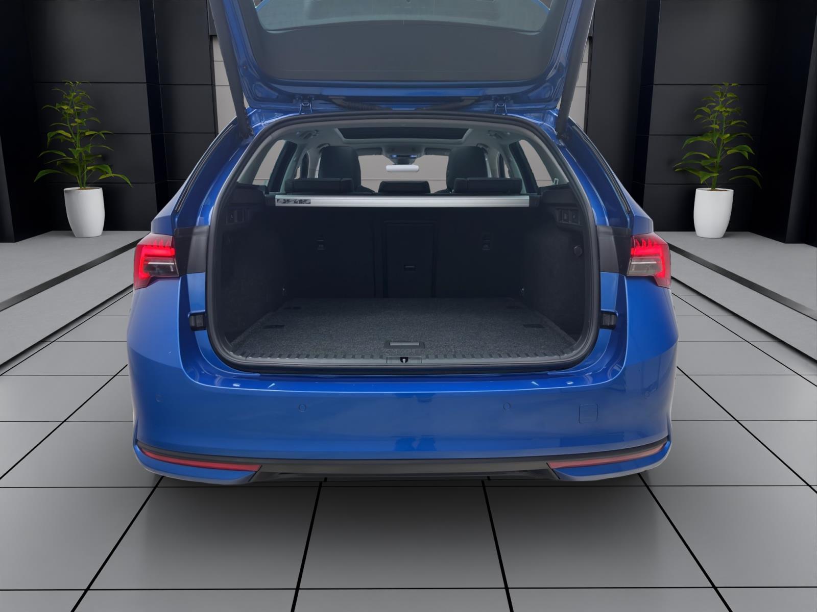 Bild 3: Skoda Octavia Combi 2.0 TDI DSG SELECTION AHK PANO 360° HuD