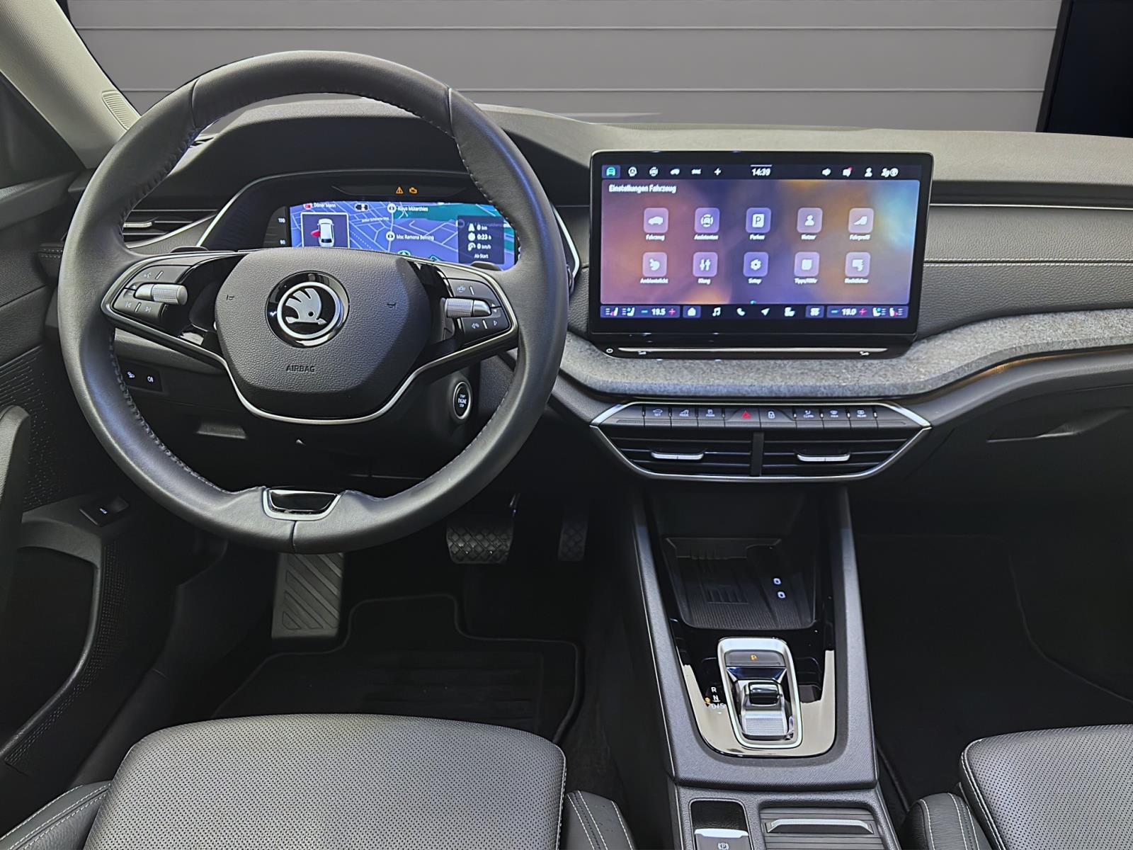 Bild 11: Skoda Octavia Combi 2.0 TDI DSG SELECTION AHK PANO 360° HuD