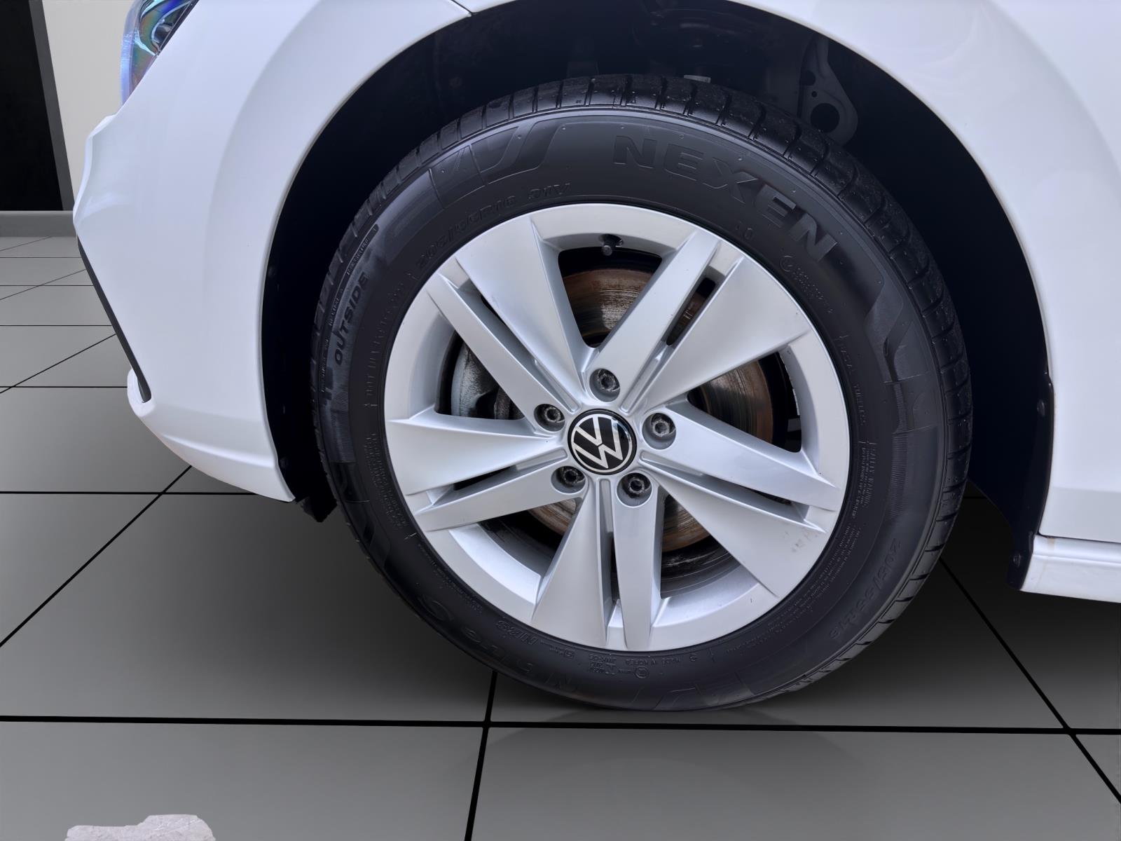 Volkswagen Golf Variant 2.0 TDI DSG LIFE LED PDC NAVI KLIMA