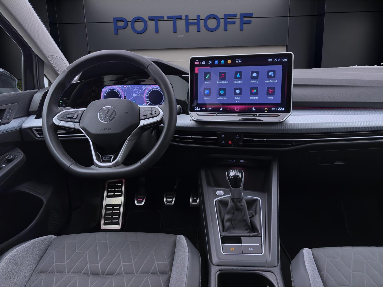 Volkswagen Golf 1.5 TSI GOAL NAVI AHK PDC LED