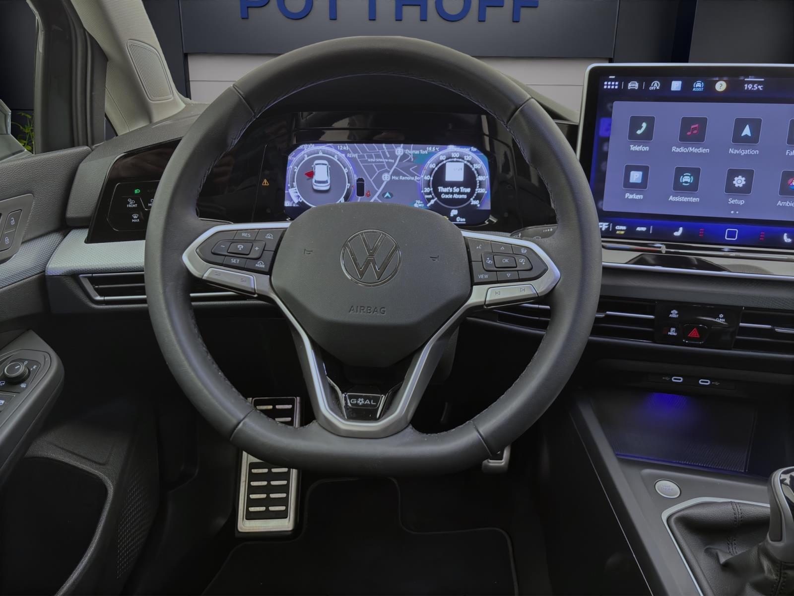 Volkswagen Golf 1.5 TSI GOAL NAVI AHK PDC LED