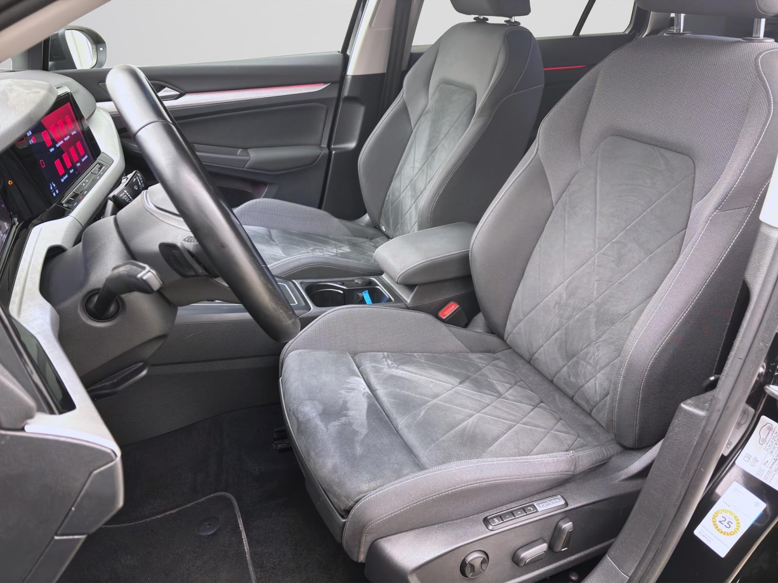 Volkswagen Golf Variant 2.0 TDI DSG LIFE AHK NAVI KAMERA LED+