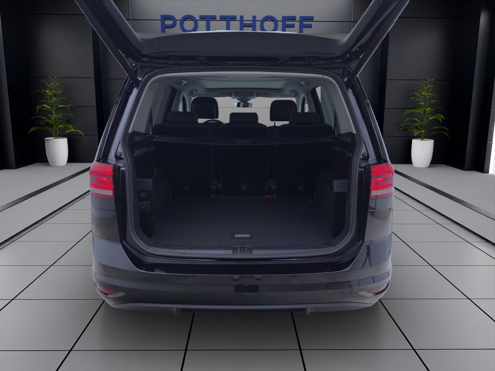 Volkswagen Touran 1.5 TSI DSG HIGHLINE PANO AHK NAVI KAMERA