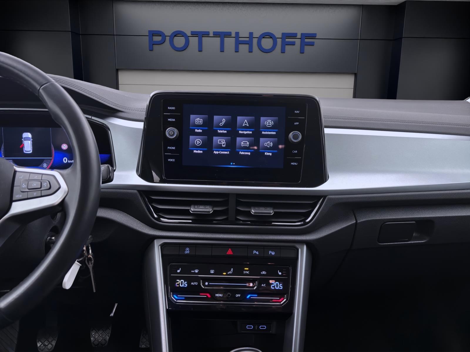 Volkswagen T-Roc 1.0 TSI LIFE NAVI LED PDC SITZHZG