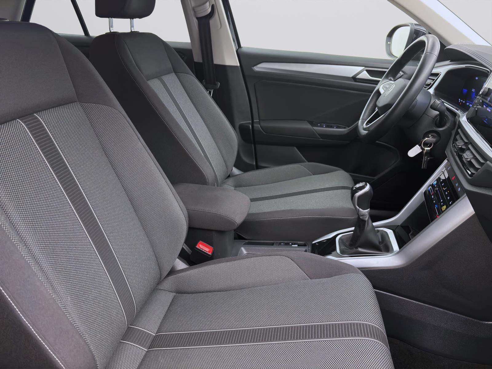 Volkswagen T-Roc 1.0 TSI LIFE NAVI LED PDC SITZHZG