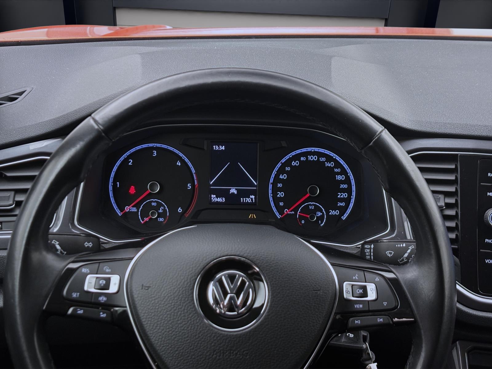 Volkswagen T-Roc 1.6 TDI IQ.DRIVE STANDHZG AHK ACC LED