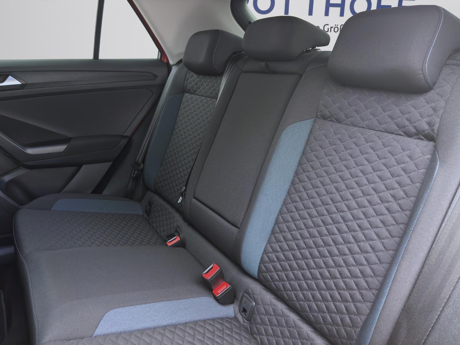 Volkswagen T-Roc 1.6 TDI IQ.DRIVE STANDHZG AHK ACC LED