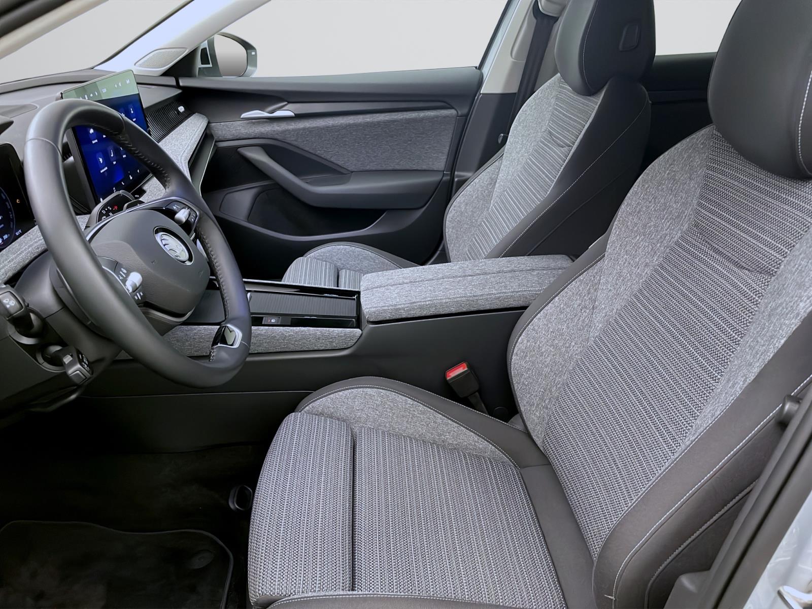 Bild 8: Skoda Superb Combi 2.0 TDI DSG SELECTION AHK NAV MATRIX 360°