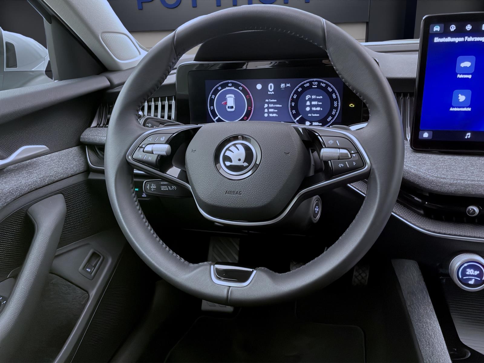 Bild 10: Skoda Superb Combi 2.0 TDI DSG SELECTION AHK NAV MATRIX 360°