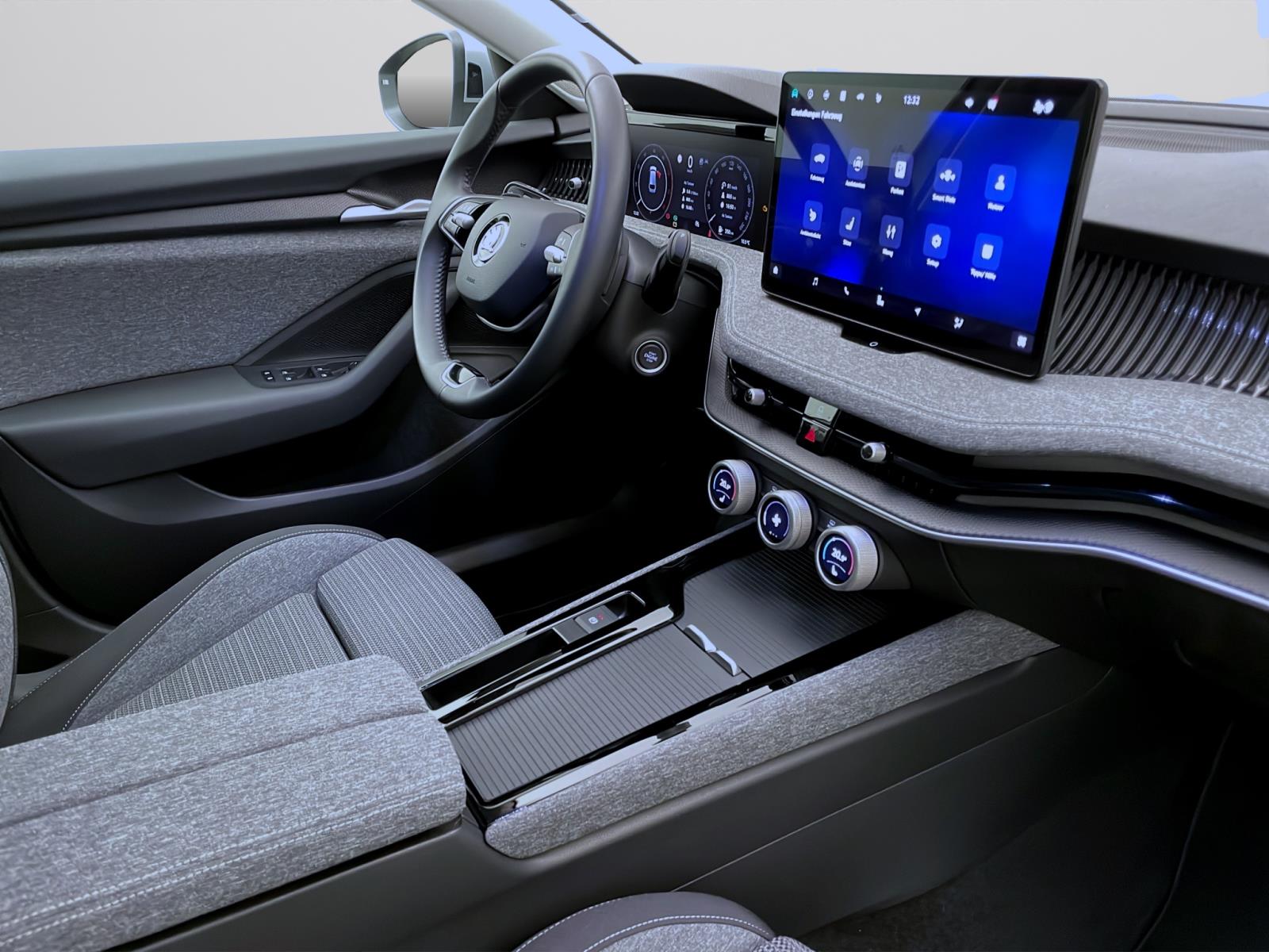 Bild 15: Skoda Superb Combi 2.0 TDI DSG SELECTION AHK NAV MATRIX 360°