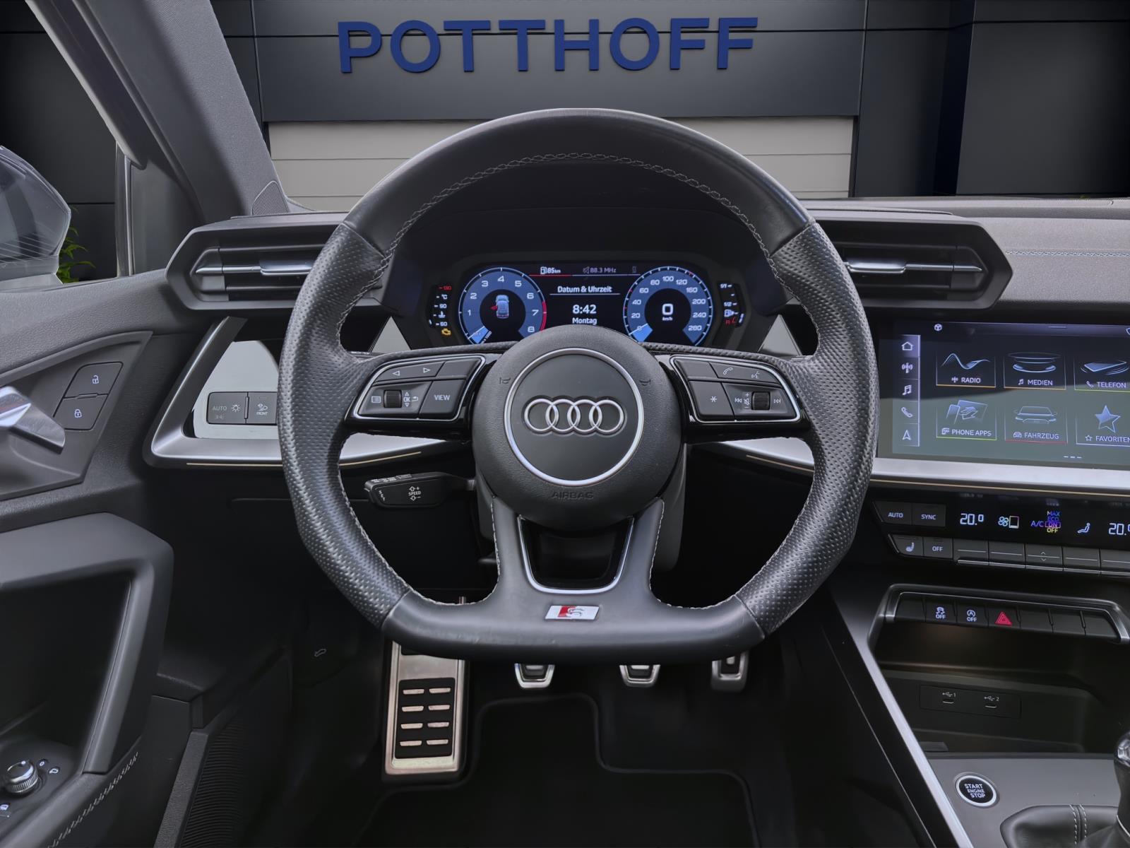 Audi A3 Sportback 35 TFSI S LINE PANO AHK LED SITZHZG