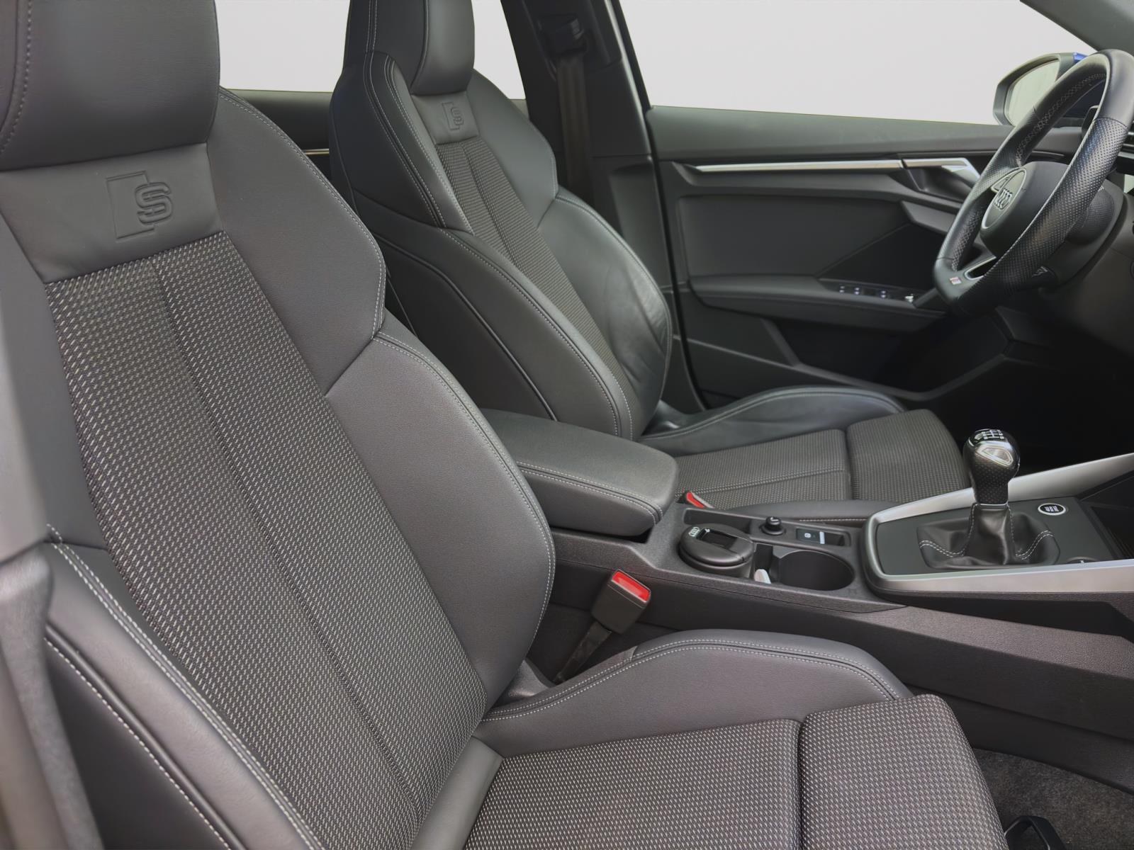 Audi A3 Sportback 35 TFSI S LINE PANO AHK LED SITZHZG