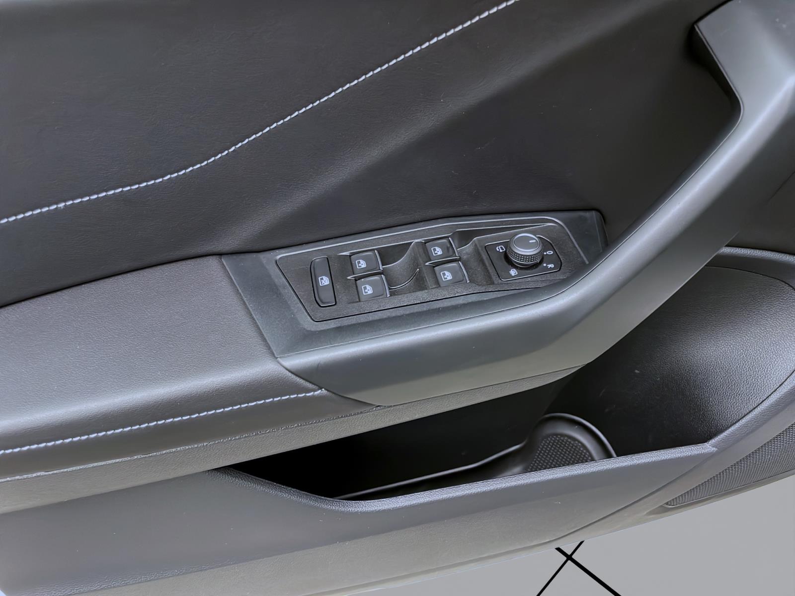 Bild 9: Volkswagen T-Roc 1.5 TSI DSG R-LINE AHK ACC SITZHZG LED+