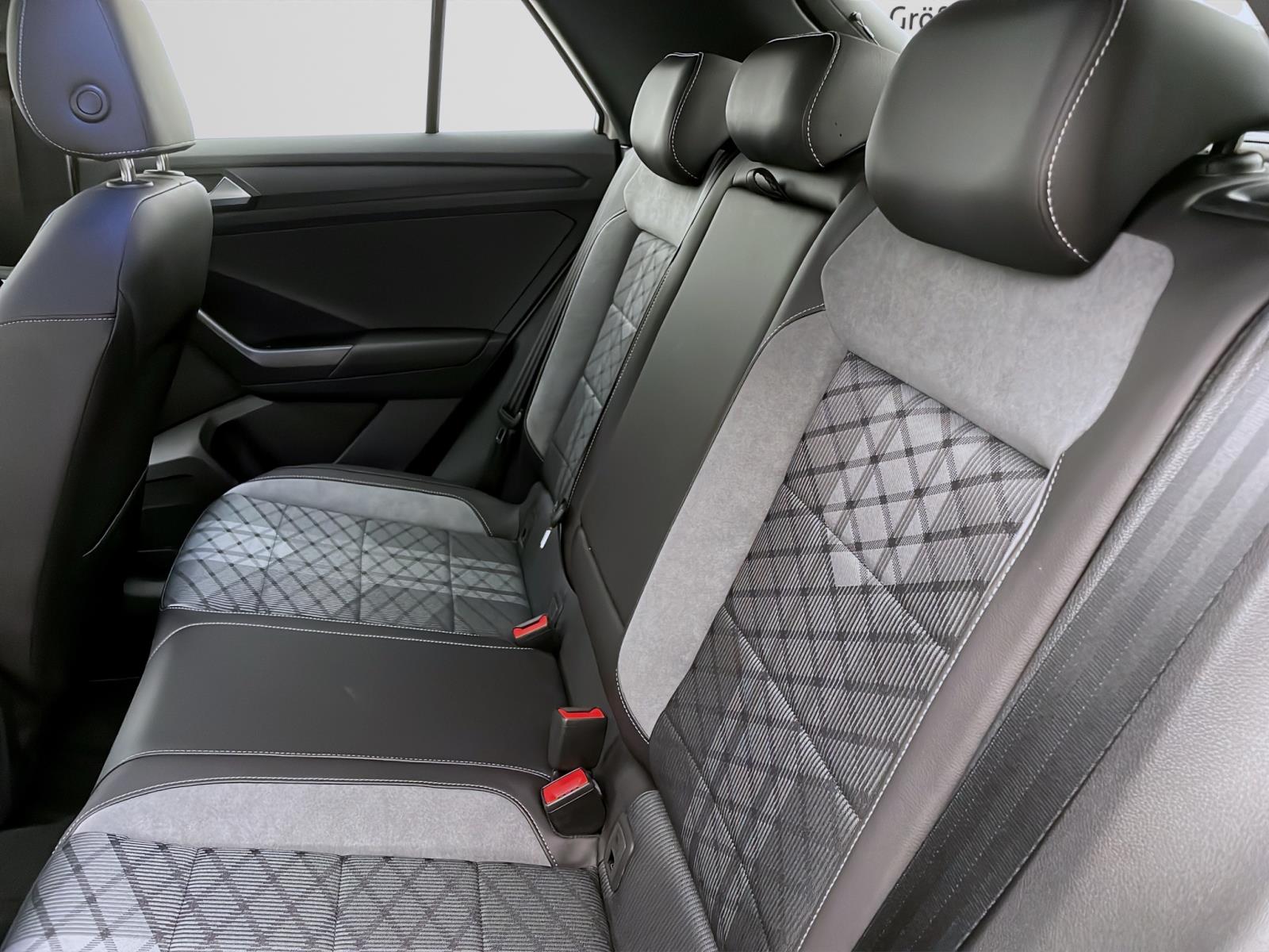 Bild 13: Volkswagen T-Roc 1.5 TSI DSG R-LINE AHK ACC SITZHZG LED+