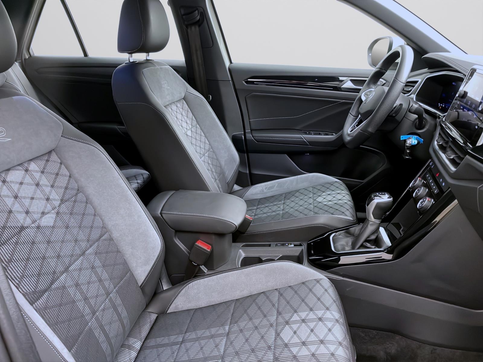 Bild 14: Volkswagen T-Roc 1.5 TSI DSG R-LINE AHK ACC SITZHZG LED+