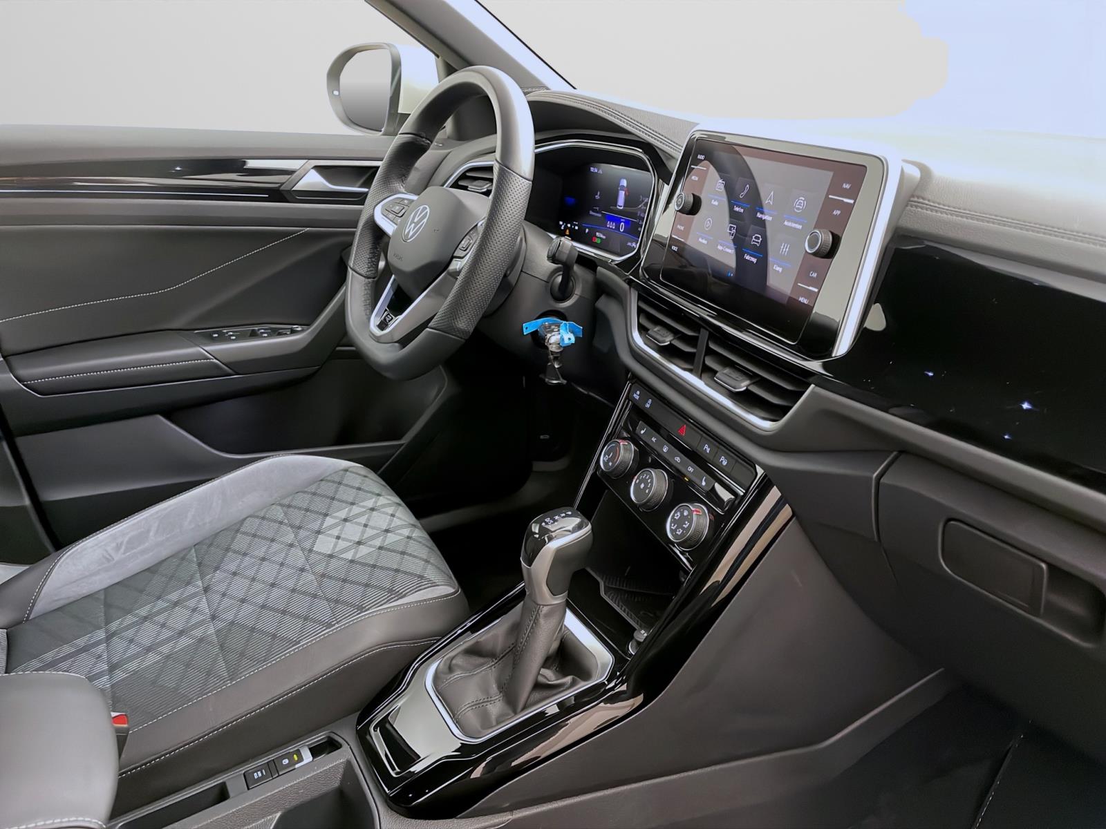 Bild 15: Volkswagen T-Roc 1.5 TSI DSG R-LINE AHK ACC SITZHZG LED+