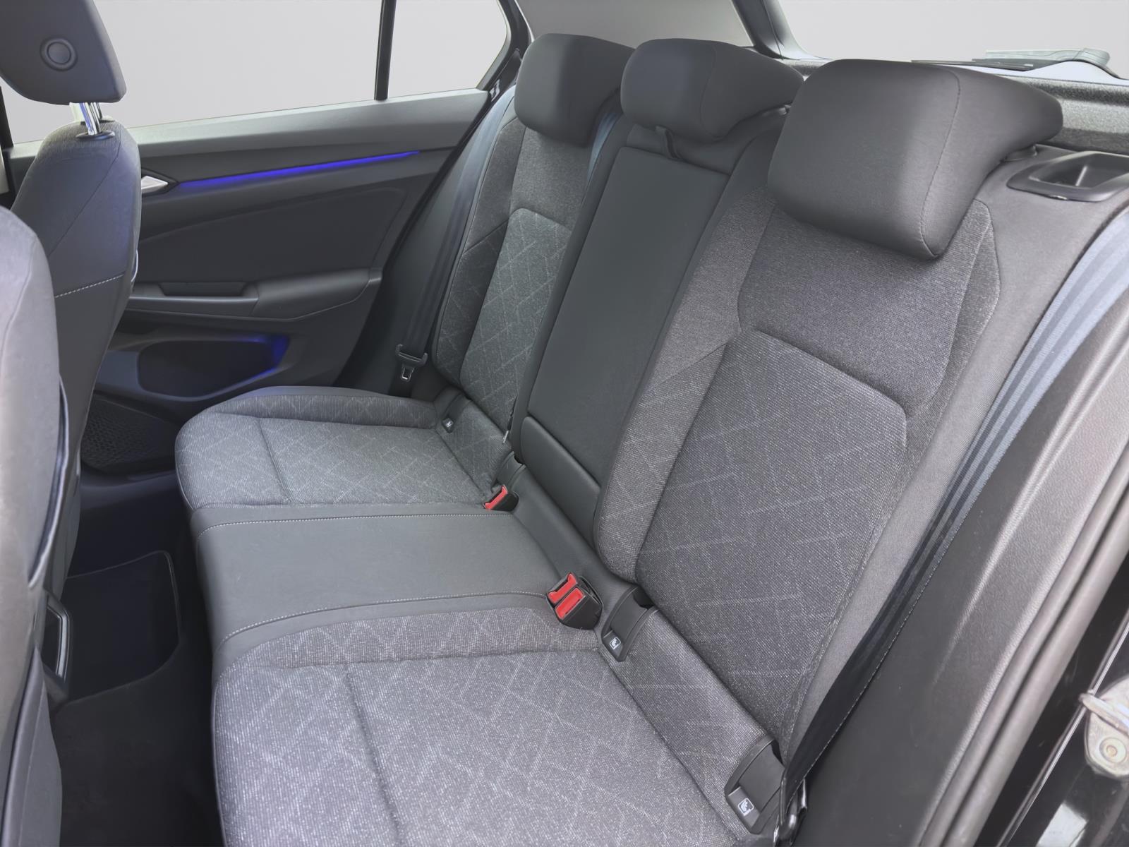 Volkswagen Golf 1.0 eTSI DSG LIFE NAVI ACC LED SITZHZG