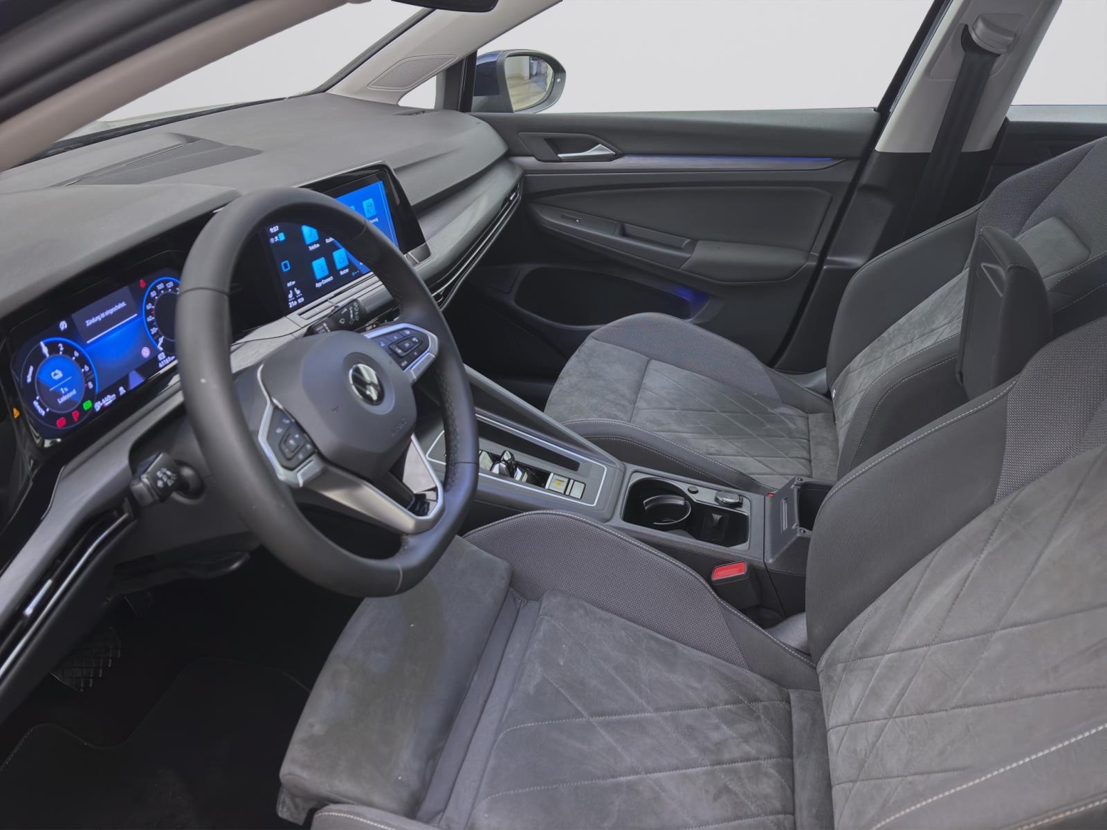 Volkswagen Golf 1.4 eHybrid STYLE AHK NAVI LED+ SITZHZG