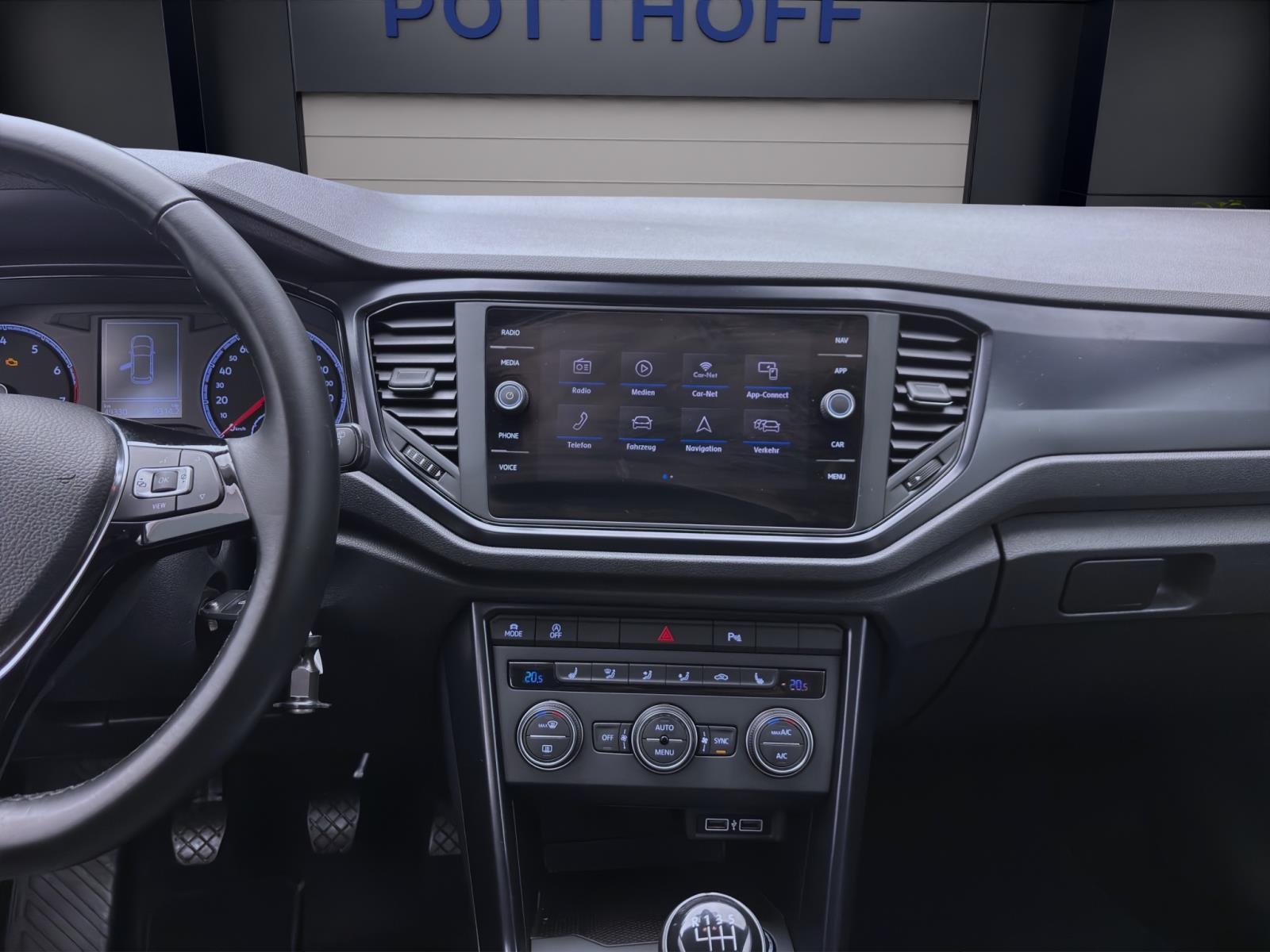 Volkswagen T-Roc 1.0 TSI PDC NAVI KLIMA DAB+ LM16
