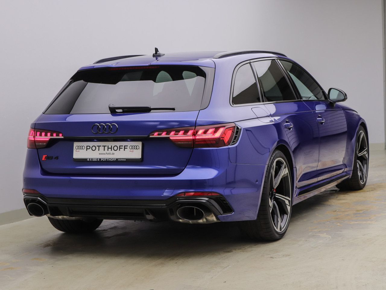 Audi RS4 Avant Q PANO NAVI+ MATRIX B&O HuD