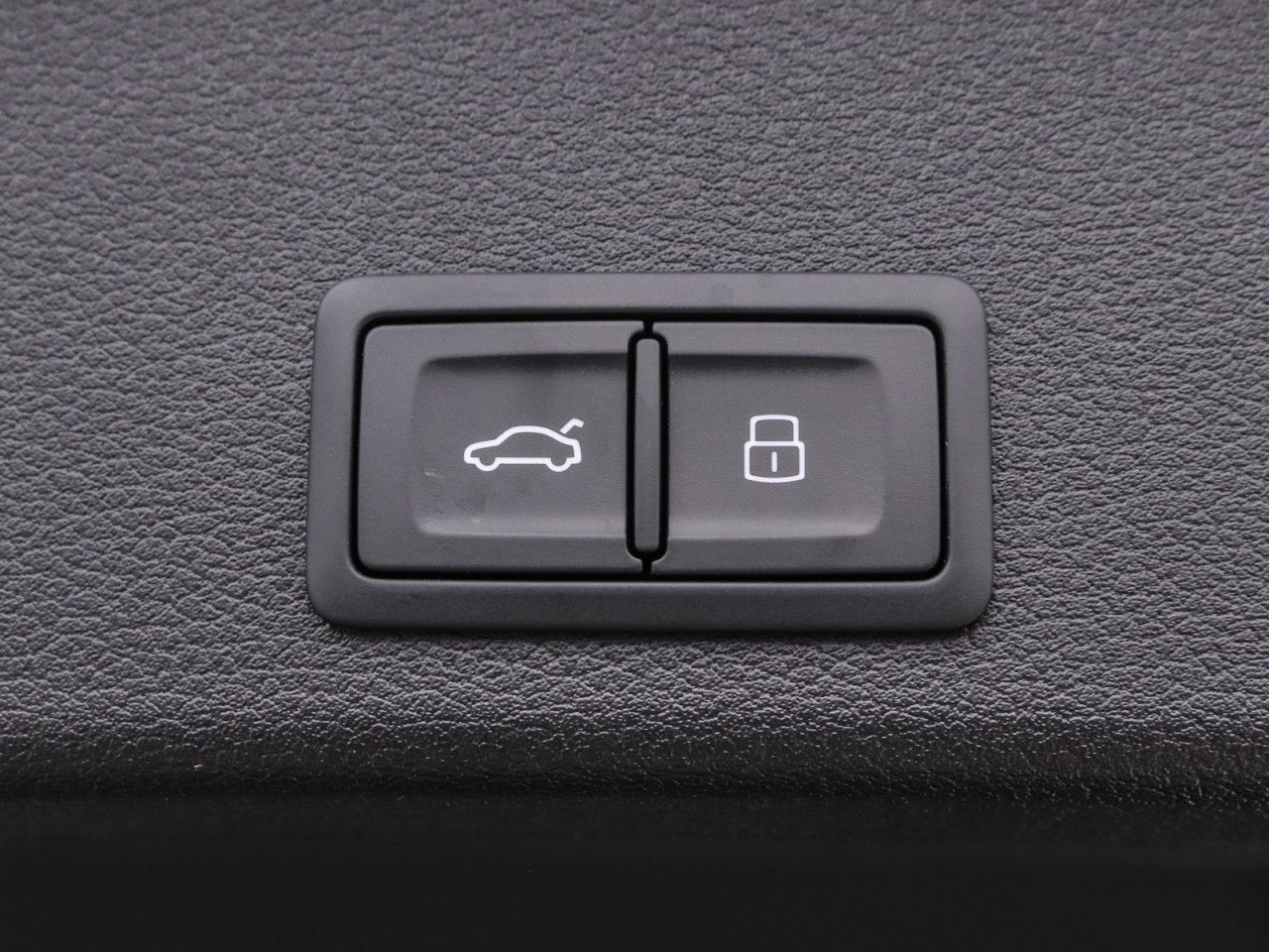 Audi RS4 Avant Q PANO NAVI+ MATRIX B&O HuD