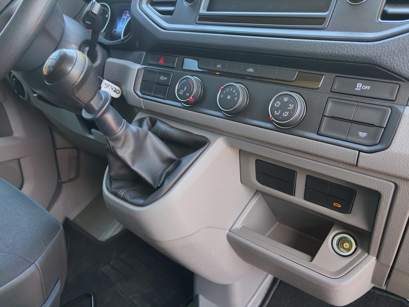 Volkswagen Crafter Pritsche 35 TDI KOFFER KAMERA KLIMA GANZJAHR