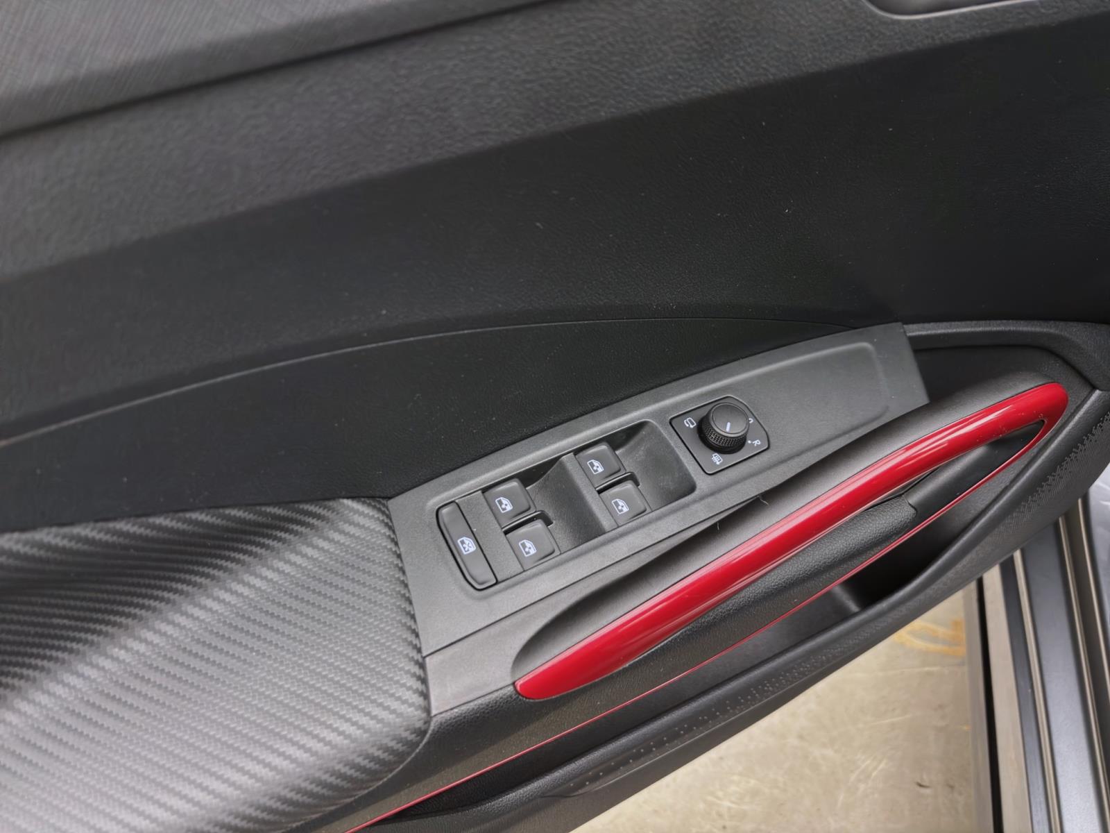 Skoda Fabia 1.0 TSI MONTE CARLO NAVI KLIMA PDC LED