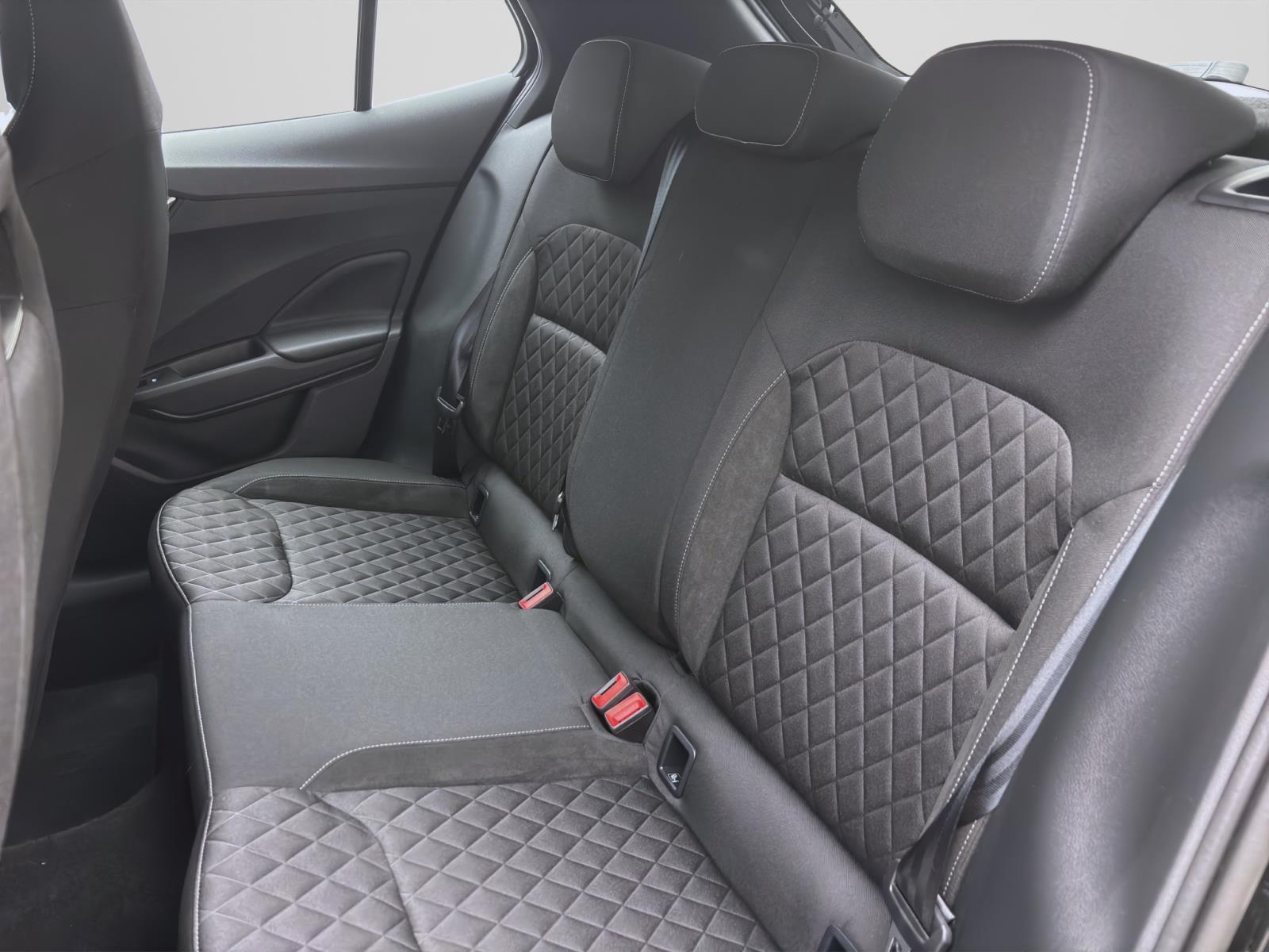 Skoda Fabia 1.0 TSI SELECTION PDC LED KLIMA SITZHZG