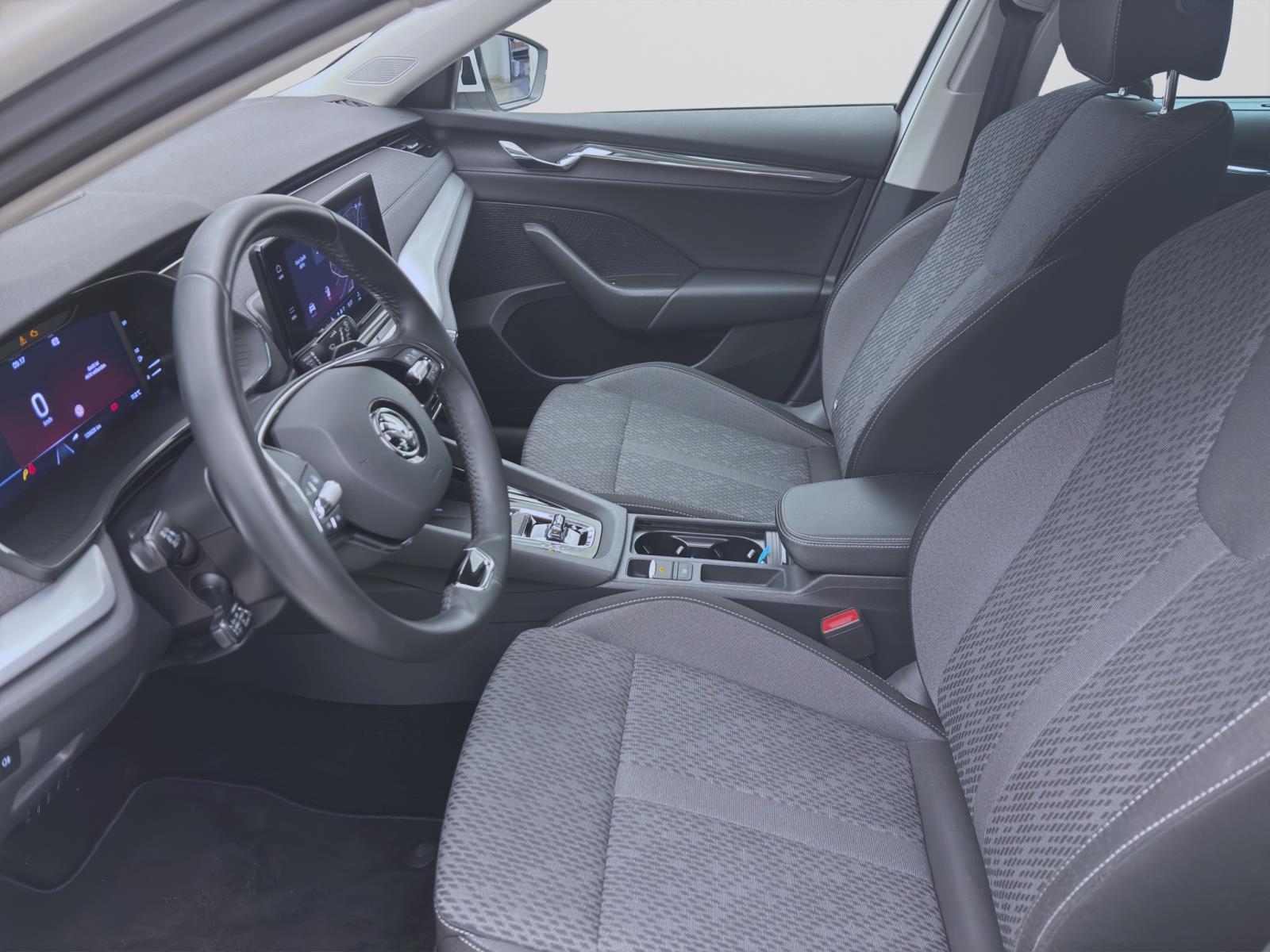Skoda Octavia Combi 2.0 TDI DSG STYLE NAVI AHK PDC