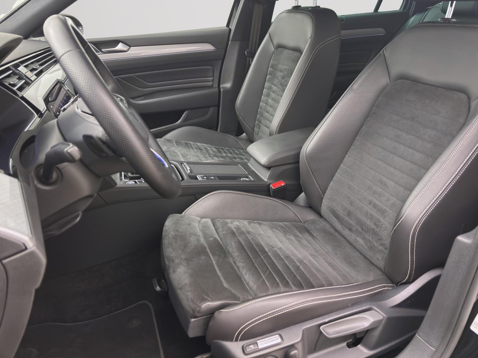 Volkswagen Passat Variant GTE STANDHZG AHK IQ.LIGHT NAVI
