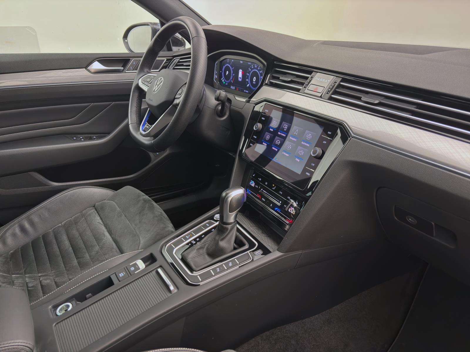 Volkswagen Passat Variant GTE STANDHZG AHK IQ.LIGHT NAVI